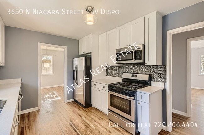 Building Photo - Desirable 4 bed /2 bath home in the middle...