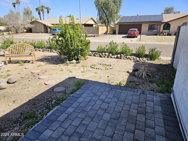 Building Photo - 719 W Morrow Dr