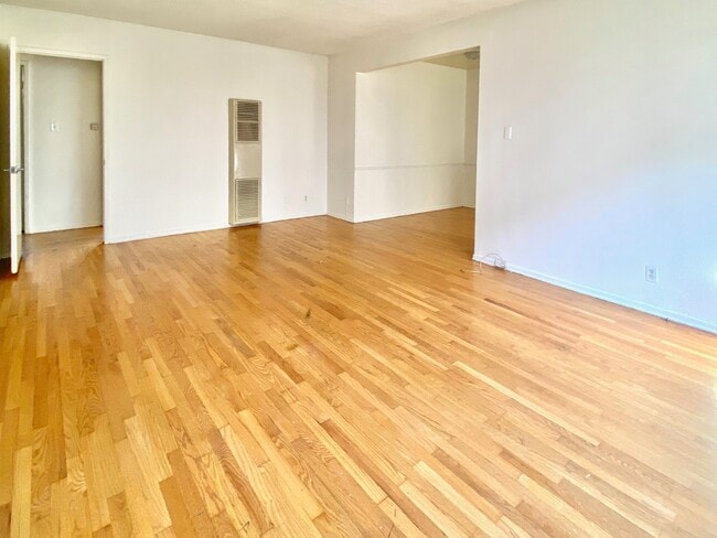 Building Photo - 3361 Bagley Ave