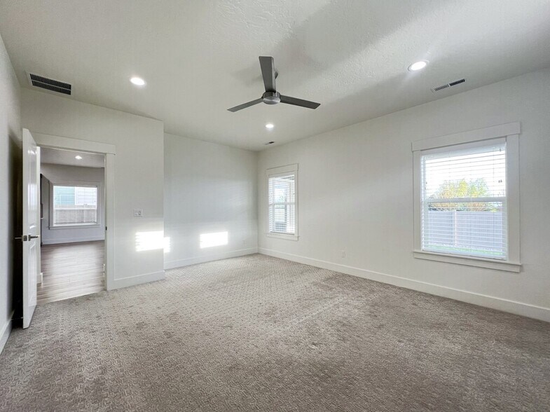 Building Photo - 2370 W Herron Ridge Dr