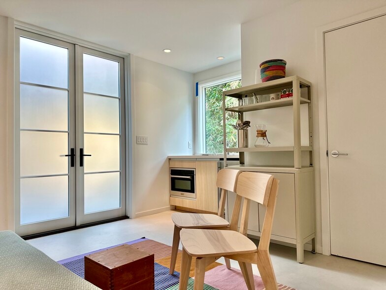 Building Photo - 118 Grandview St