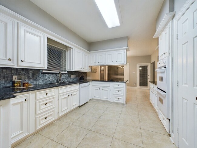 Building Photo - 11614 Taos Ln