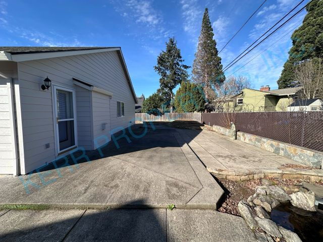 Building Photo - Charming 3-Bed Oasis with 2 Full Baths in ...