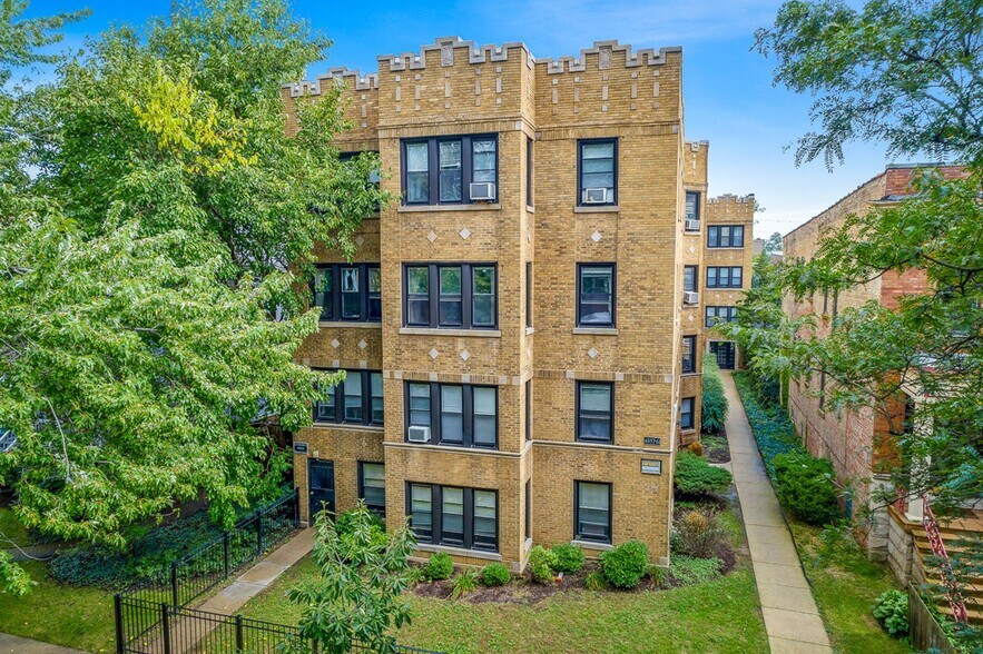 Building Photo - 4851 N Paulina St