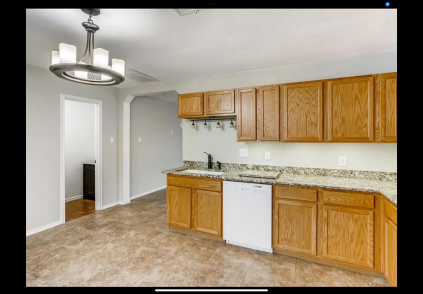 Building Photo - 608 Sherry Dr