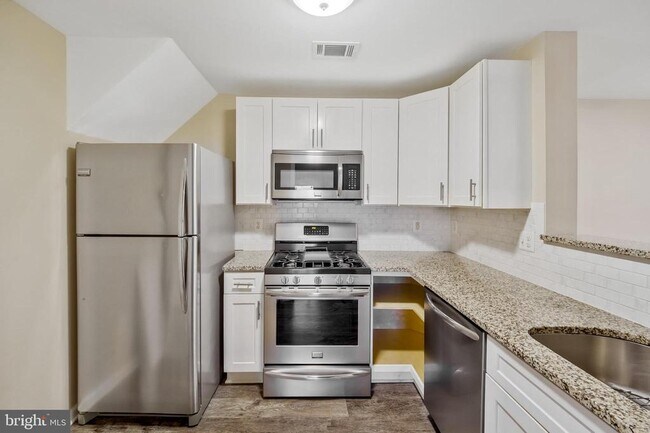 Building Photo - 1060 Gardenview Loop