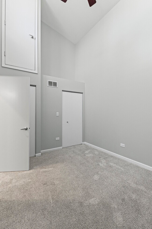Building Photo - 954 N Crosby St