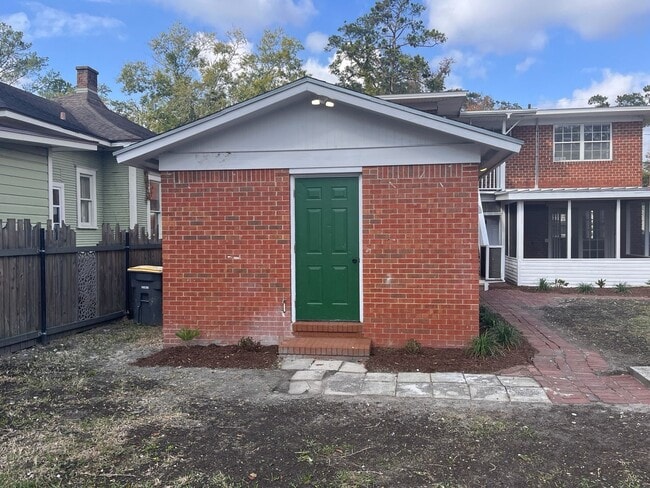 Building Photo - 1/1 Studio/Efficiency in Avondale