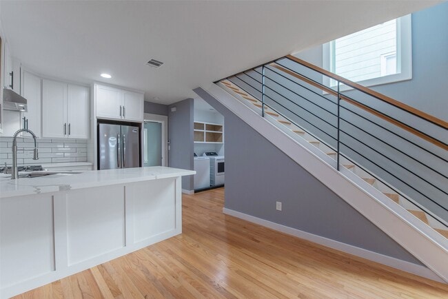 Building Photo - 1459 Munger St