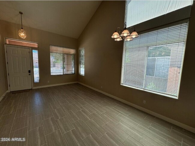 Building Photo - 1470 W Armstrong Way