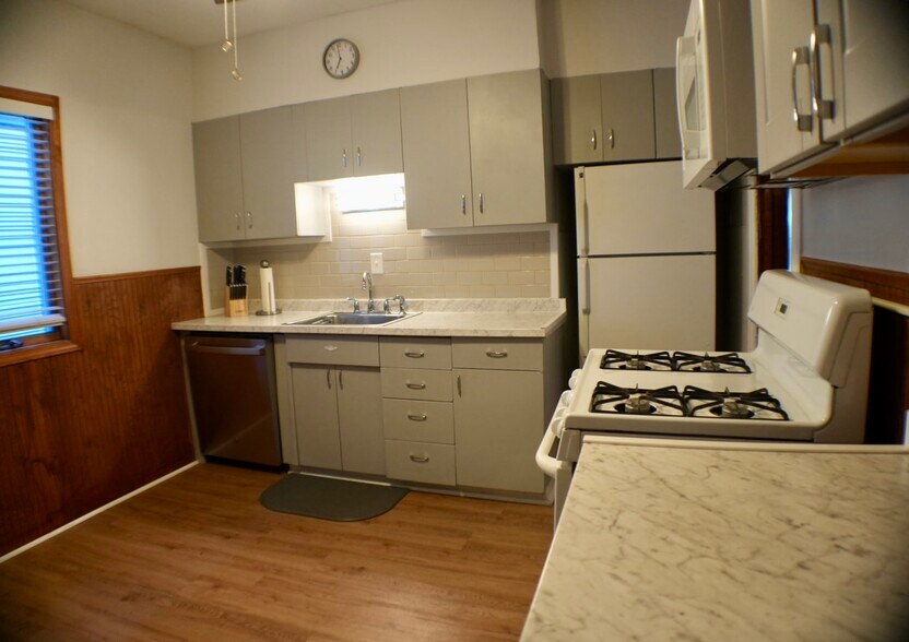 Building Photo - 41 Manchester Pl