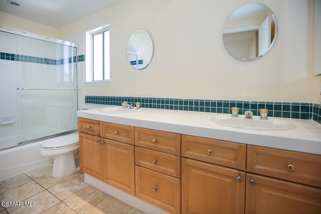 Building Photo - 1811 Fox Springs Cir