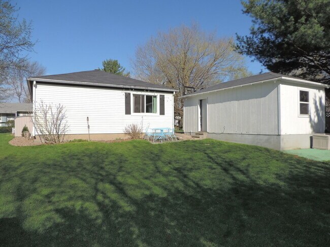 Building Photo - $1,650 | 3 Bedroom, 1 Bathroom House | Pet Friendly* | Available for August 1st, 2026 Move In!