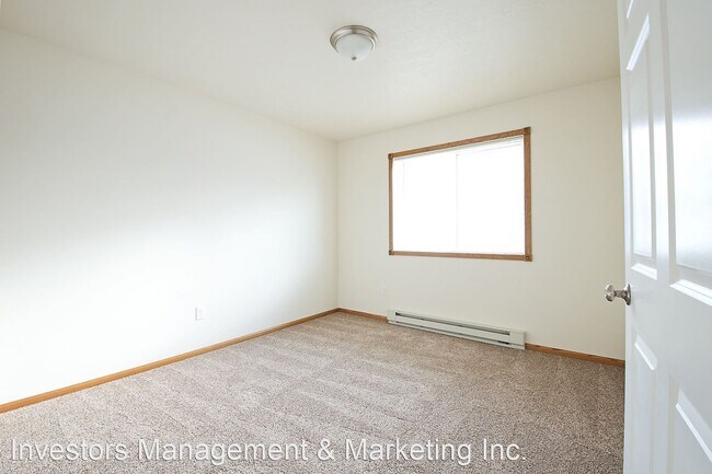 Building Photo - 611 3rd St NW