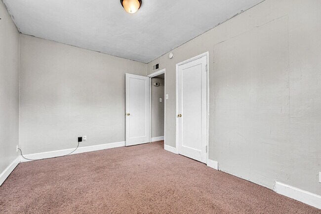 Building Photo - $2,295.00 - 3 Bedrooms, 2 Bathrooms, Singl...
