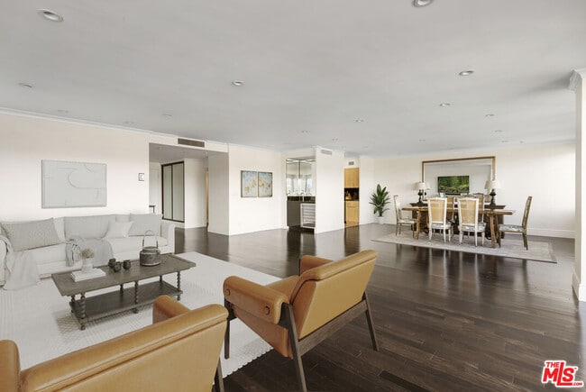 Building Photo - 875 Comstock Ave