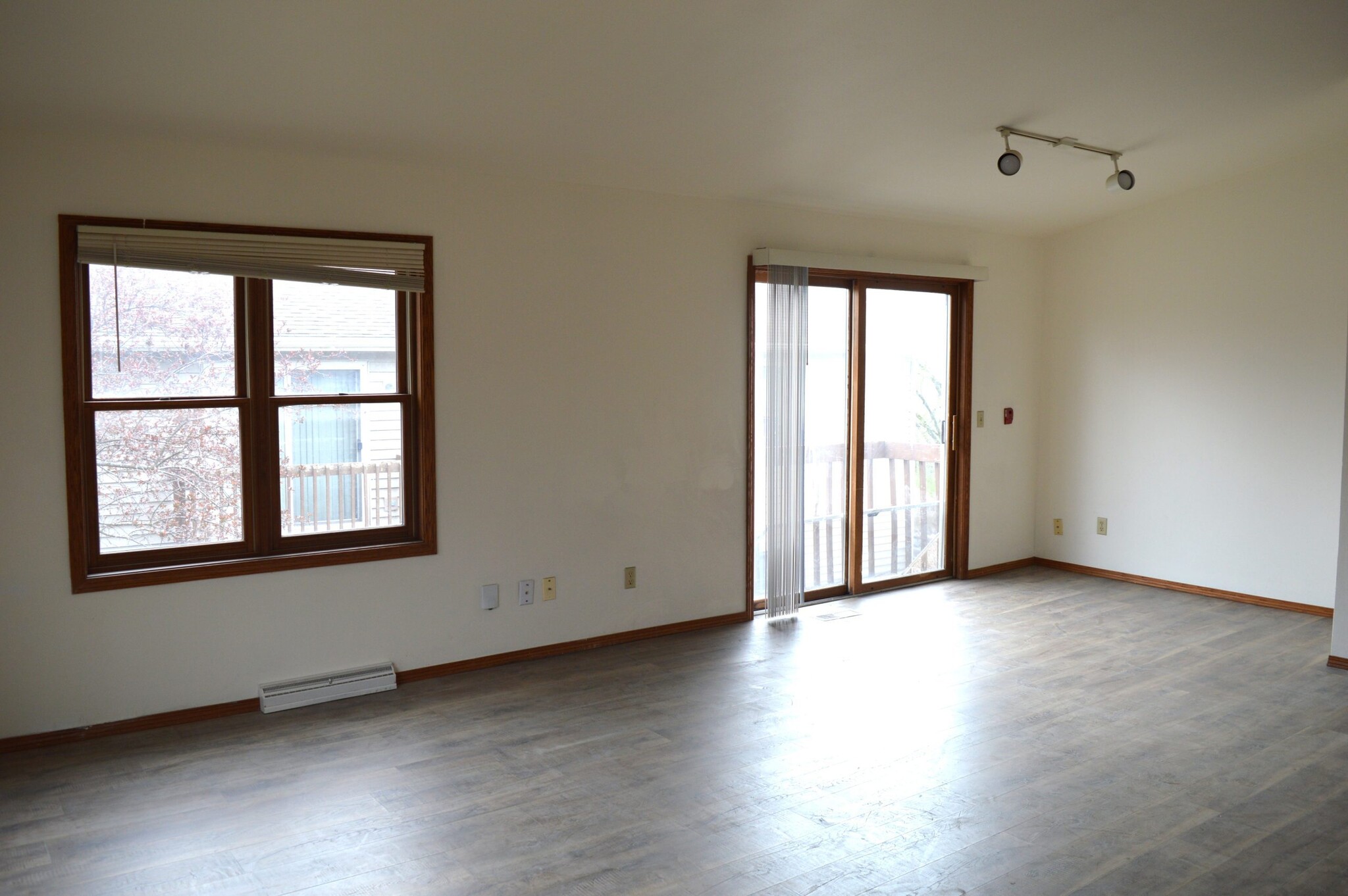 Building Photo - 2289 S Thompson Dr