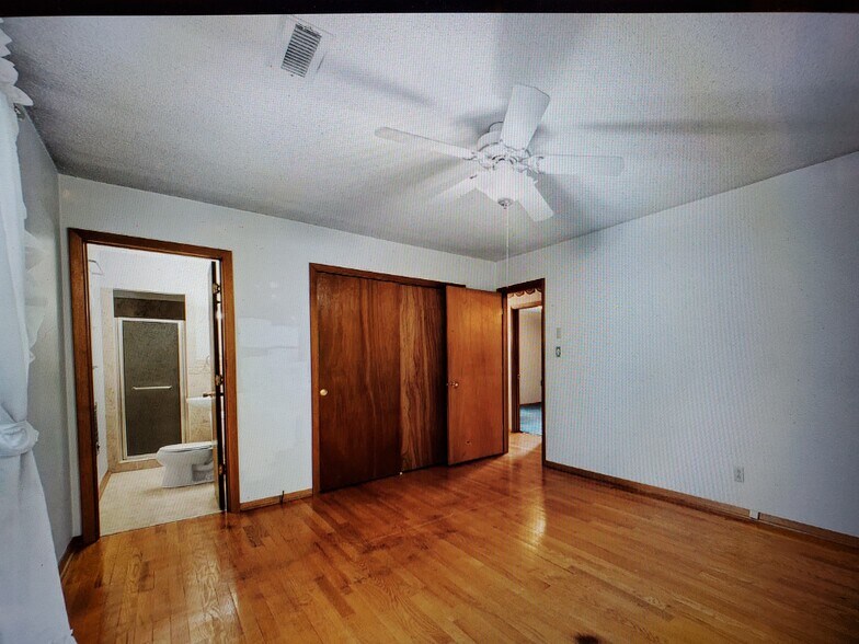 Building Photo - 616 Starlite Ln