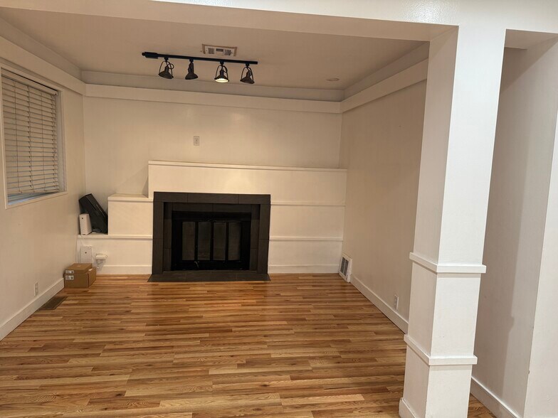 Building Photo - 544 Wilmington Ave