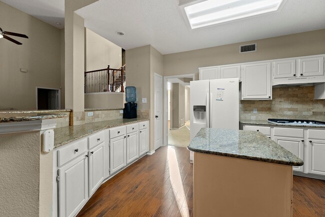 Building Photo - 1226 Rivercrest Dr