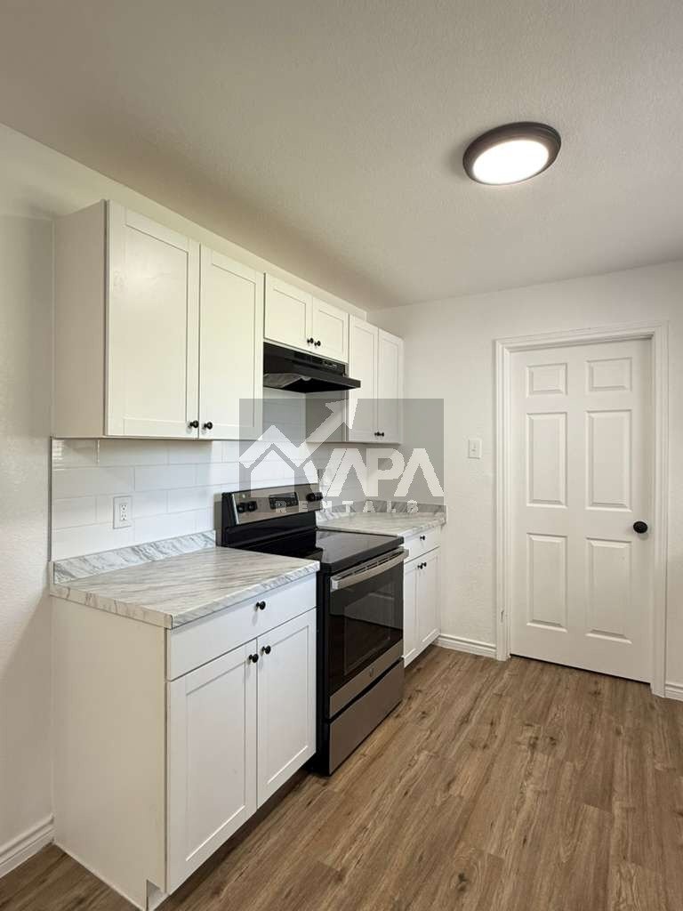 Building Photo - 315 Jamaica Dr