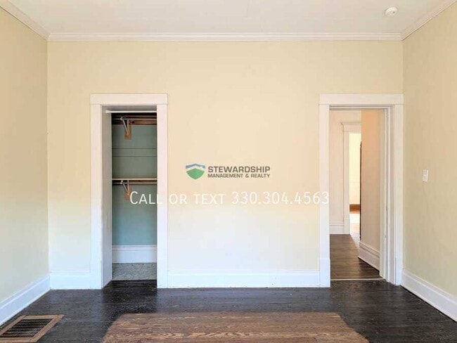 Building Photo - 724 Beall Ave