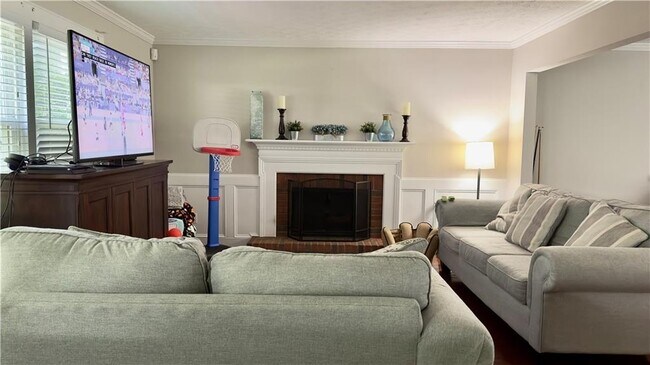 Building Photo - 4603 Villa Chase Dr NE