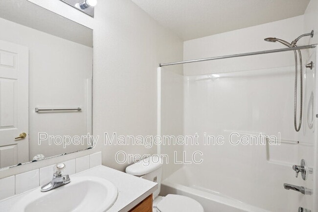 Building Photo - 2118 Baines Blvd