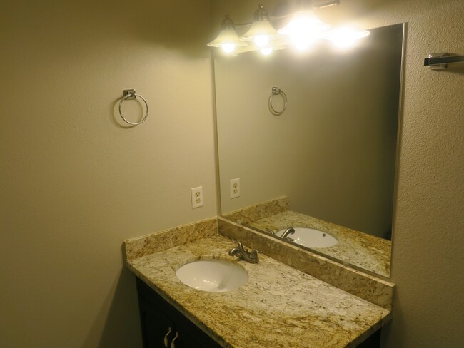 Building Photo - 1606 Quail Run