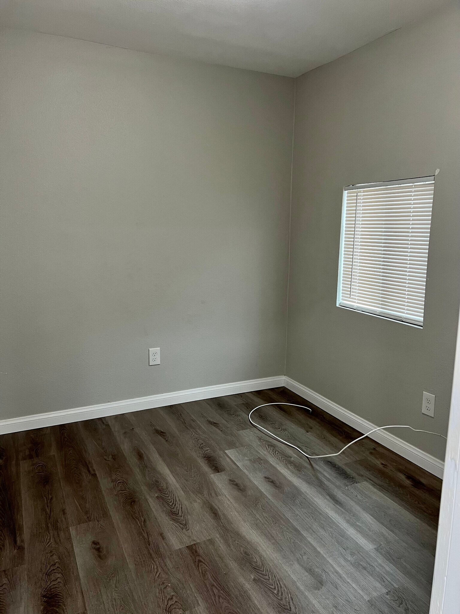 Building Photo - 21629 Cottonwood Ave