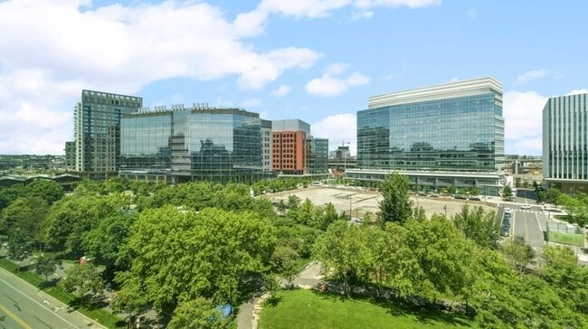 Building Photo - 1 Earhart St