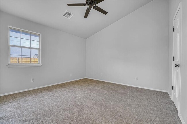 Building Photo - 2805 Shiloh Ln