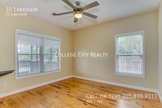 Building Photo - 10 Lakeview