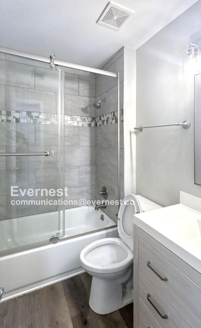 Building Photo - 1621 W Colorado Ave