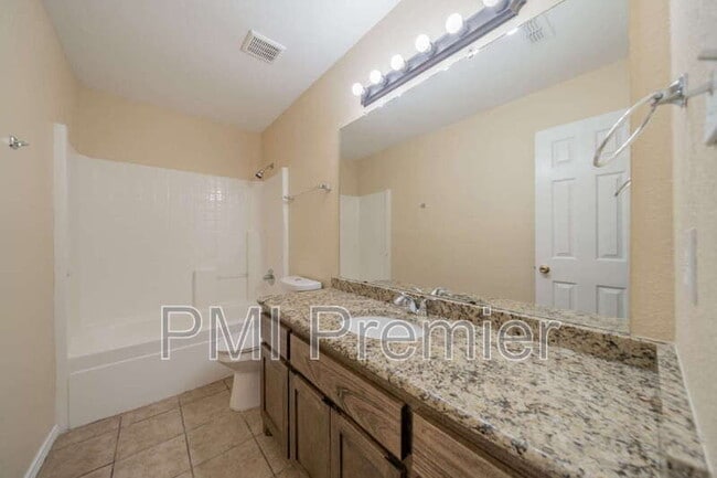 Building Photo - 1175 Meadows Dr