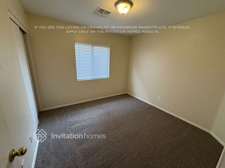 Building Photo - 13054 W Via Camille