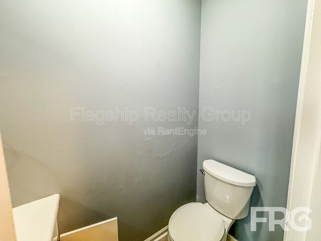 Building Photo - 102 David Dr