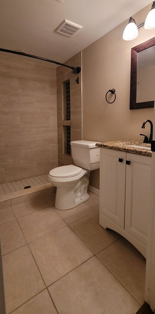 Building Photo - Modern One-Story Ground Floor Condo, Conve...