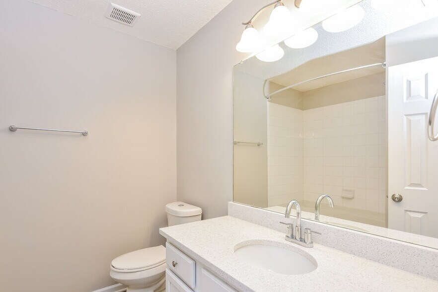 Building Photo - 206 Odyssey Turn NW