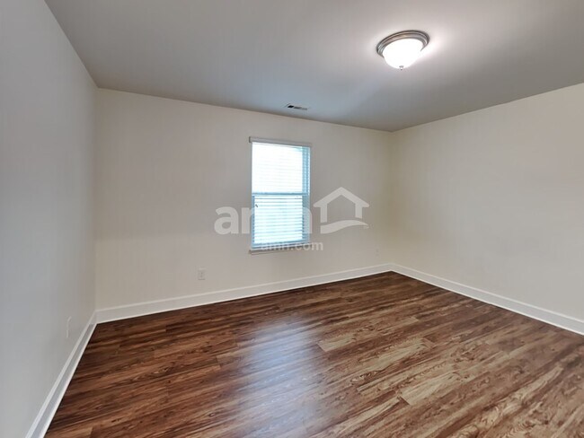 Building Photo - 535 Drema Ct