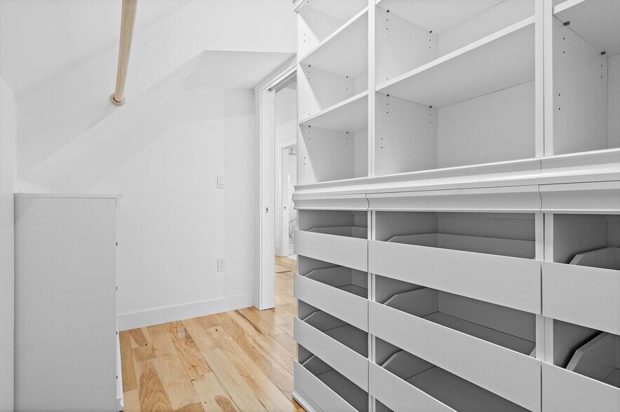 Building Photo - 15 Spring Hill Ter