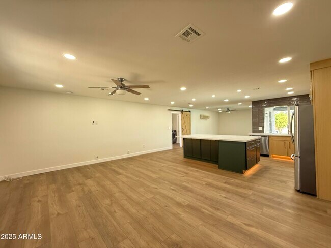 Building Photo - 11827 N 35th St