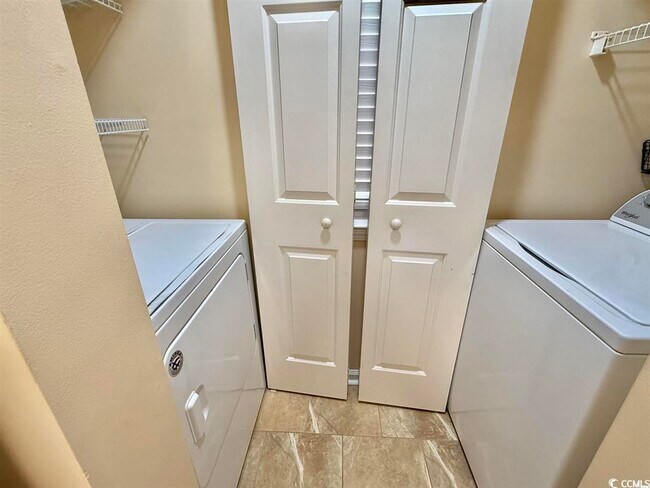 Building Photo - 635 Waterway Village Blvd