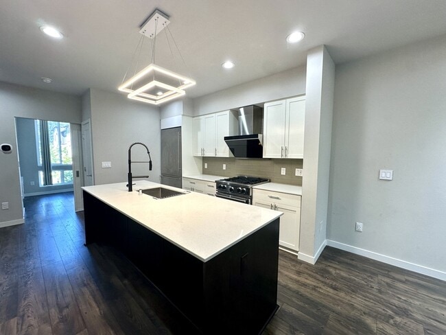 Building Photo - 13955 NE 15th Ct