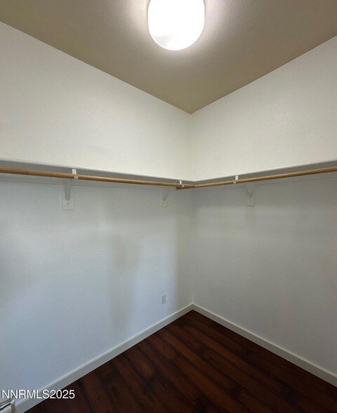 Building Photo - 1279 Par Three Dr