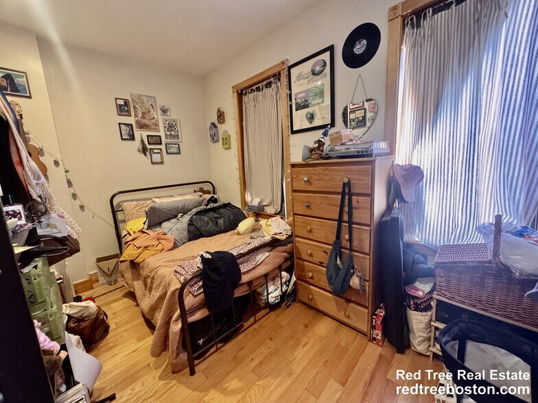 Building Photo - 11 Tabor Pl