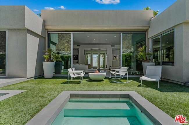 Building Photo - 1175 Los Robles Dr