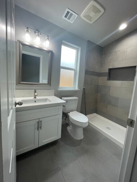 Bathroom 2 - 1051 Adell St