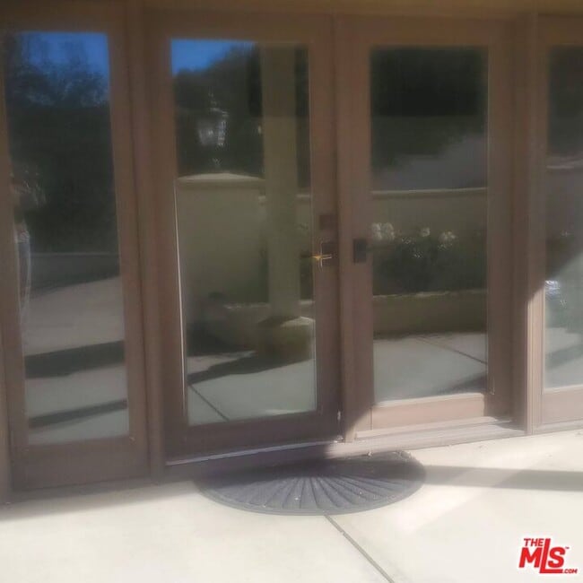 Building Photo - 42100 Parado Del Sol Dr