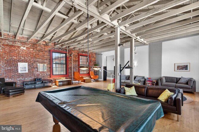 Building Photo - 200 Lincoln Ave